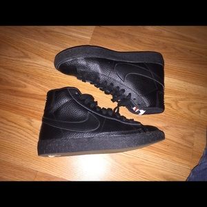 Black Nike Blazers Size 4y
